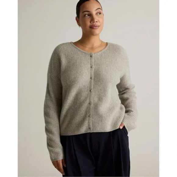 Quince 100% Yak Soft Rib Crew
Gray Cardigan Sweater size L - Picture 11 of 12